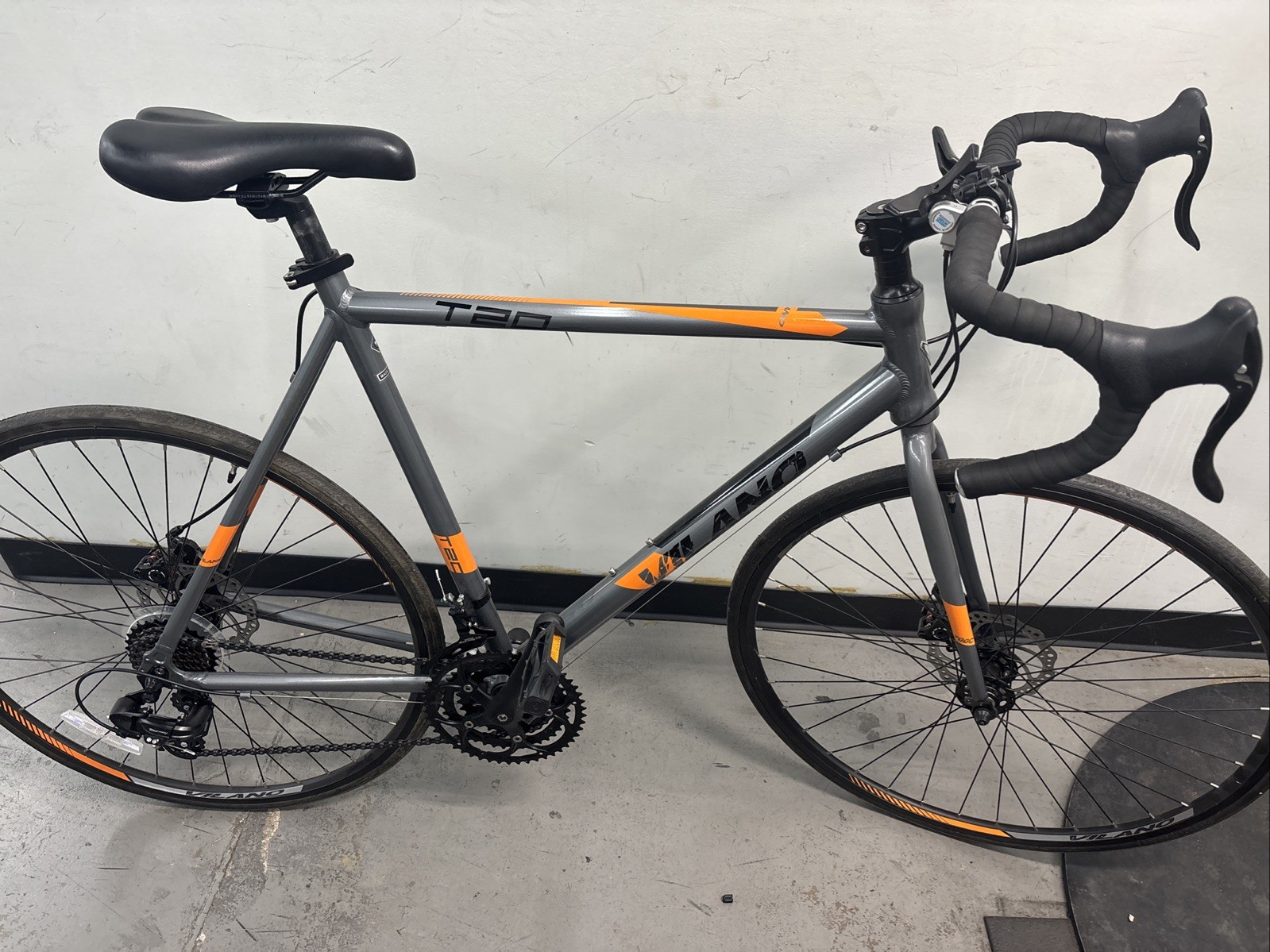 Vilano T20 Road Bike 58cm