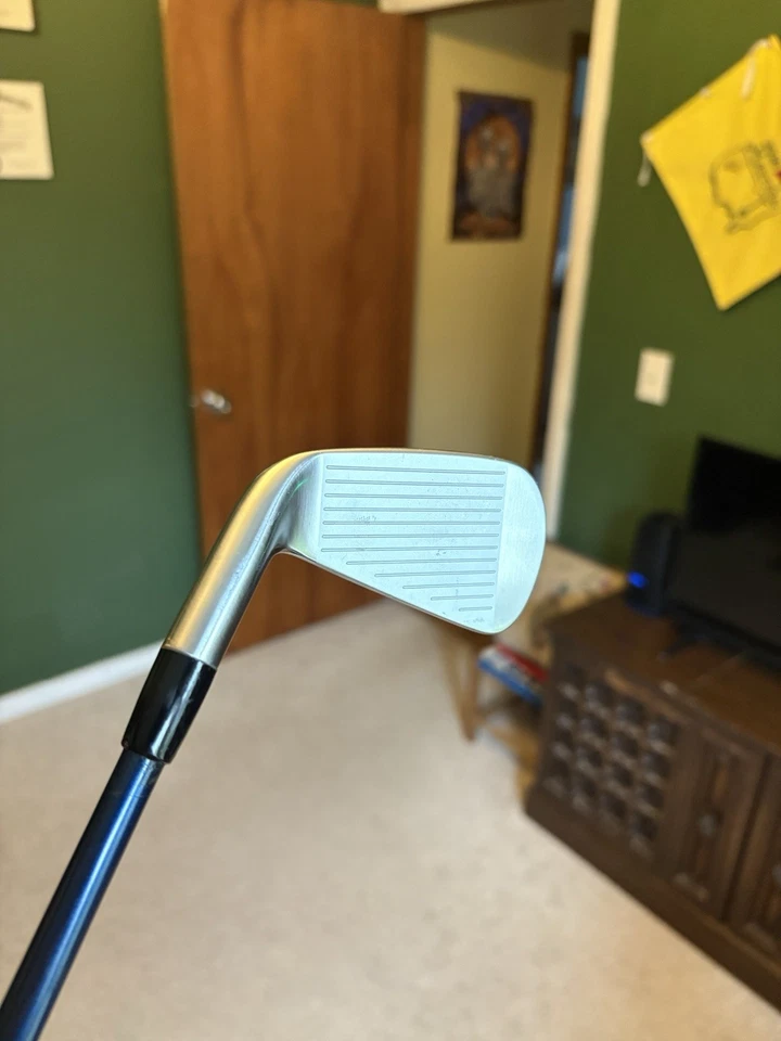 Hierro Titleist T200 3 - Tour AD 85 HY X-Stiff Shaft Foto 3 de 4