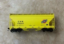 HO Scale Chicago & North Western #175207 2-Bay ACF Covered Hopper
