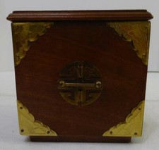 VINTAGE SET OF 6 WOOD AND CORK COASTER SET IN WOOD BOX WITH METAL DECALS