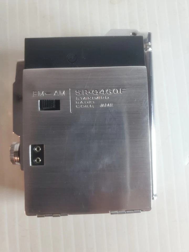 Radio transistor AM/FM SR-Q460F ESTÁNDAR en estado de funcionamiento Foto 4 de 4