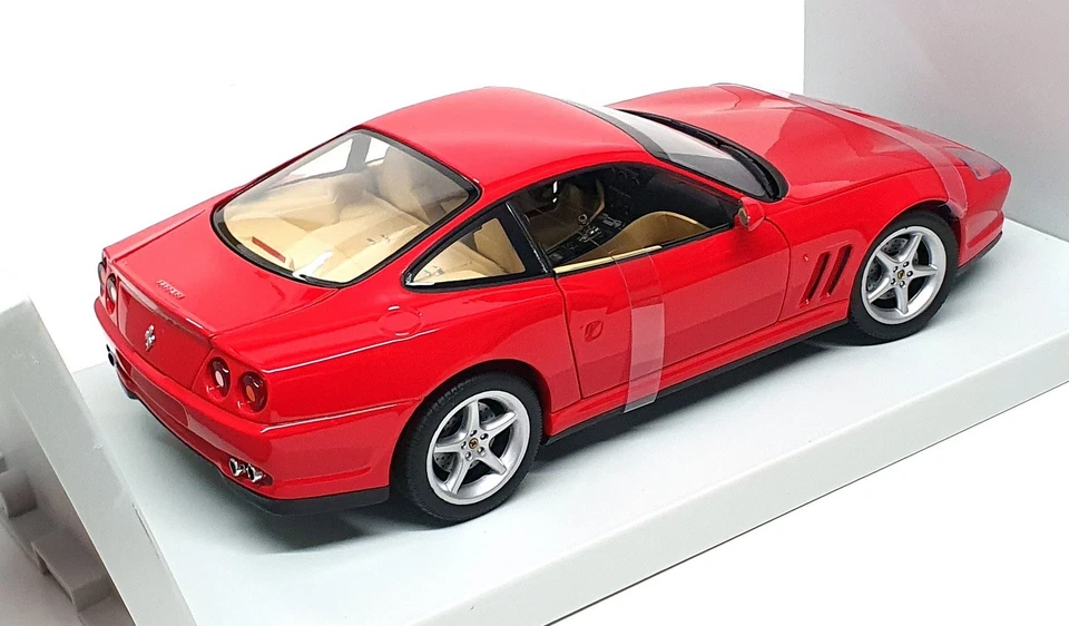 UT Models 1/18 Scale 180 076020 - Ferrari F550 Maranello - Red - Image 2 of 4