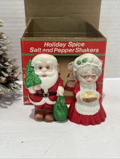 Vintage Russ Berrie & Co Santa & Mrs. Claus Salt & Pepper Shakers. Christmas NEW