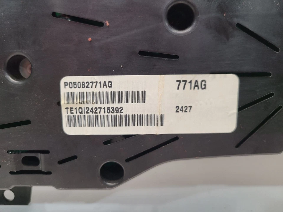 Chrysler Town & Country 2008 (3,3 L/AT) Speedo Cluster - 3 cápsulas con centavo de información Foto 4 de 4