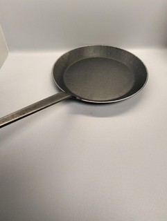 RÖSLE Bratpfanne Schmiedeeisern Serie 1888 Hochwertige schmiedeeiserne Bratpfa