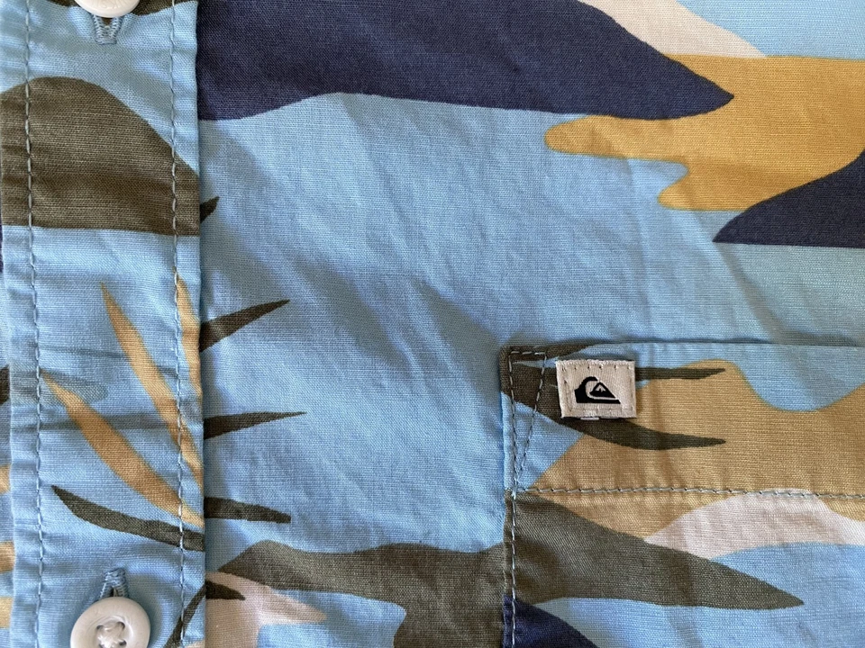 Quiksilver Printed Button Up Shirt Blue Size XL Short Sleeve Hawaiian Casual Top - Image 2 of 4