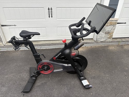 Peloton Bike Gen 3 (In Excellent Condition) Local Delivery Available
