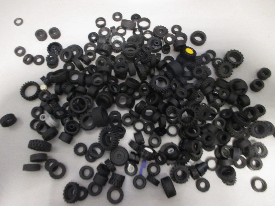 Lego; 200 Gramm Reifen; Kleinreifen; ohne Felgen; schwarz:(Y) - Bild 2 von 4