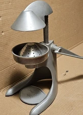 Vintage JUICE KING Manual Juicer Model Fruit Kitchen Supply Decor