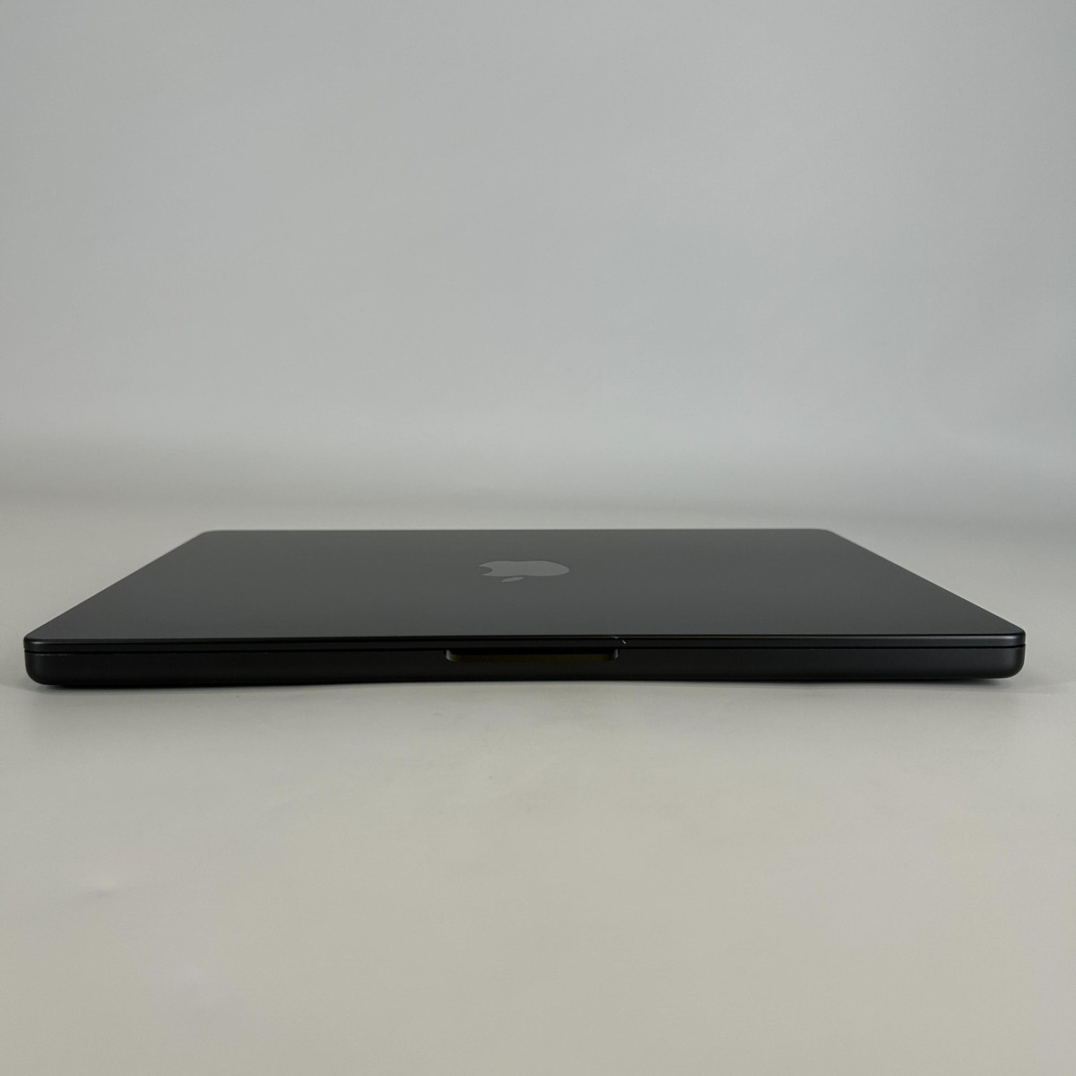 MacBook Pro 14 Nov 2023 M3 Pro 12-Core CPU 18-Core GPU 18GB 1TB