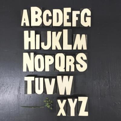Holz Buchstaben Blöcke A-Z Alphabet Wohndeko gemischte Größenvariante Ostindien