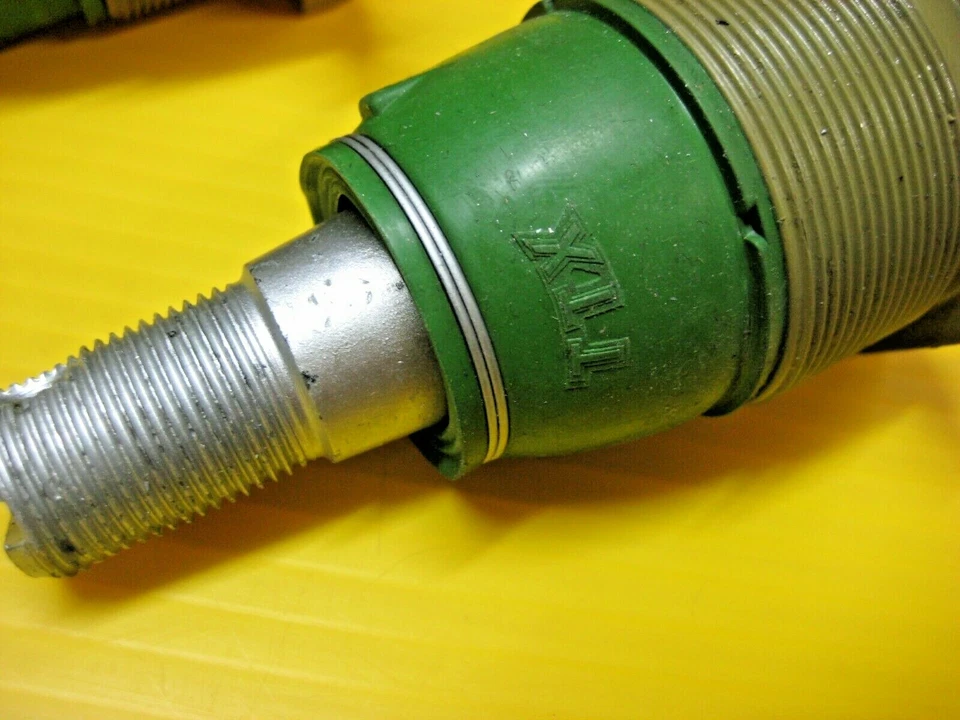 JUEGO DE 2 RÓTULAS SUPERIORES 2 INFERIORES RAM 4500 5500 2008-2018 GARANTÍA DE POR VIDA Foto 4 de 4