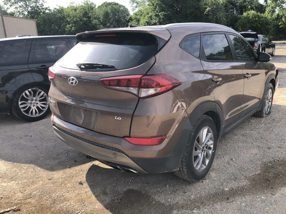Hyundai Tucson 2016 panel basculante moldura 944988 Foto 4 de 4