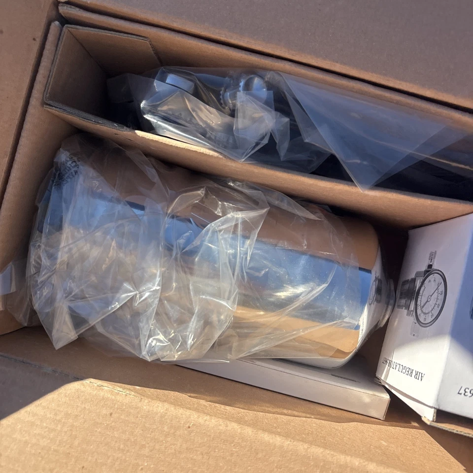 Kit de pistola pulverizadora de alimentación por gravedad Ingersoll Rand 270G Edge Series HVLP negra Foto 3 de 4