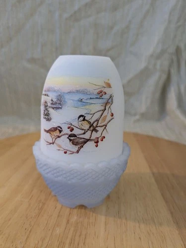 LTD EDITION #1027/4500 FENTON BIRDS IN WINTER CHICKADEE BALLET Fairy Lamp 4.5"H