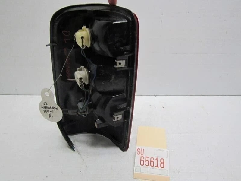 Luz trasera derecha pasajero Suburban 1500 2000 2003 Foto 4 de 4