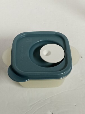 Tupperware Microwavable 3/4 Cup Crystal Wave Container 4893 Blue/Green Lid EUC