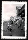 APOLLO THEATER NEON SIGN CROWD LADY SQUATTING MAN WALKING OLD/VINTAGE PHOTO-A297