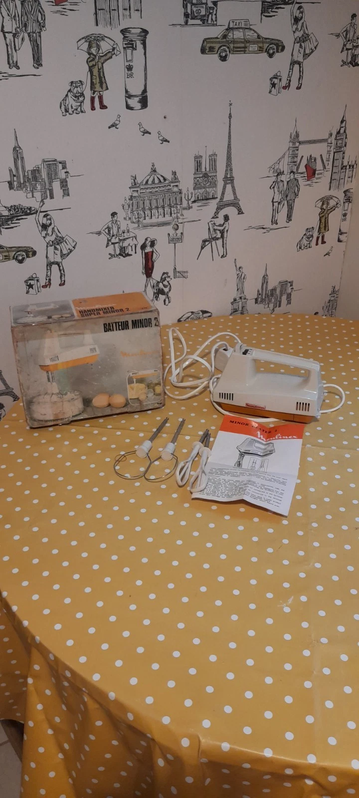 Retro Moulinex  Working Hand Mixer – Minor Beater 2 – 1970s Vintage Film Prop
Opens in a new window 