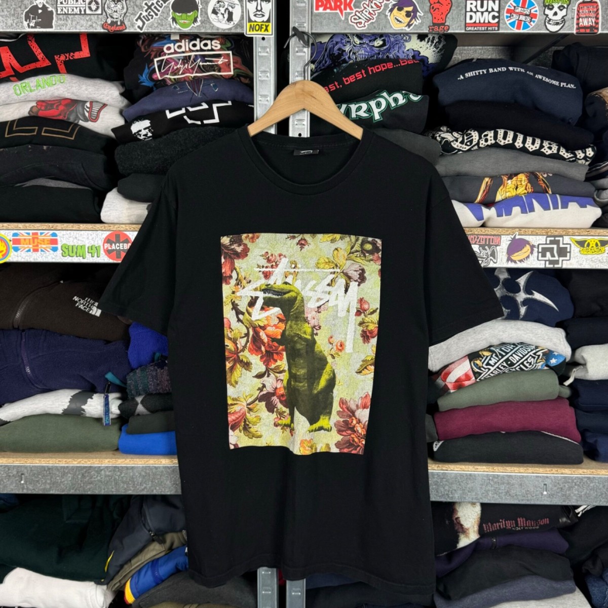 VINTAGE STUSSY DINOSAUR FLORAL LOGO BLACK SHORT SLEEVE T-SHIRT Sz