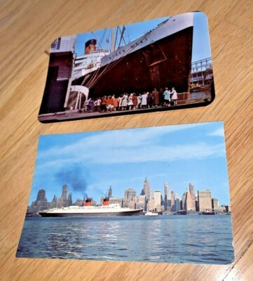 1950's - 2 New York Postcards S.S. QUEEN ELIZABETH & S.S. QUEEN MARY - Skyline