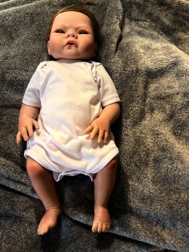 18'' Lifelike Newborn Baby with moveable arms and legs. - Picture 6 of 8