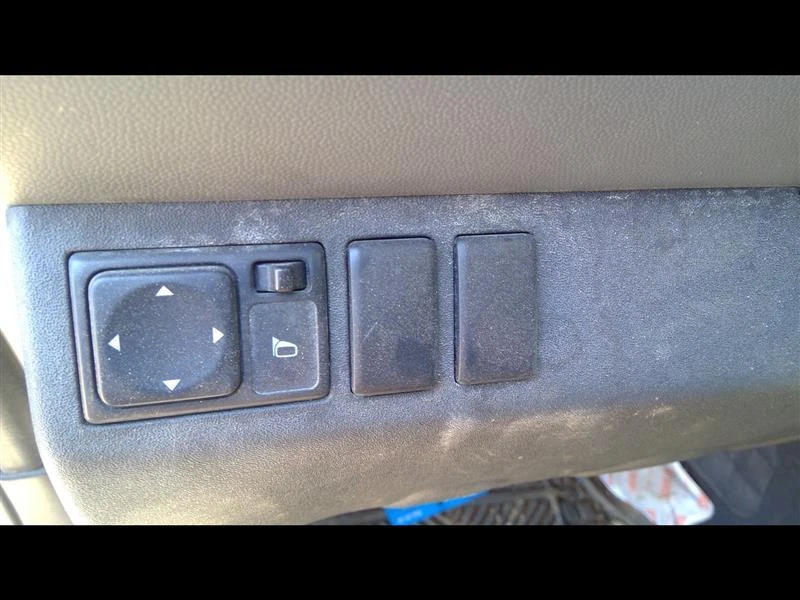 Used Rear Left Door Vent Glass Rear fits: 2007 Nissan Xterra 4.0L privacy tint R - Image 2 of 4