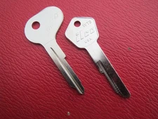 BMW 1502- 1602 -2002 - 2 piece uncut key blank set - Ilco BMW1 & WT3
