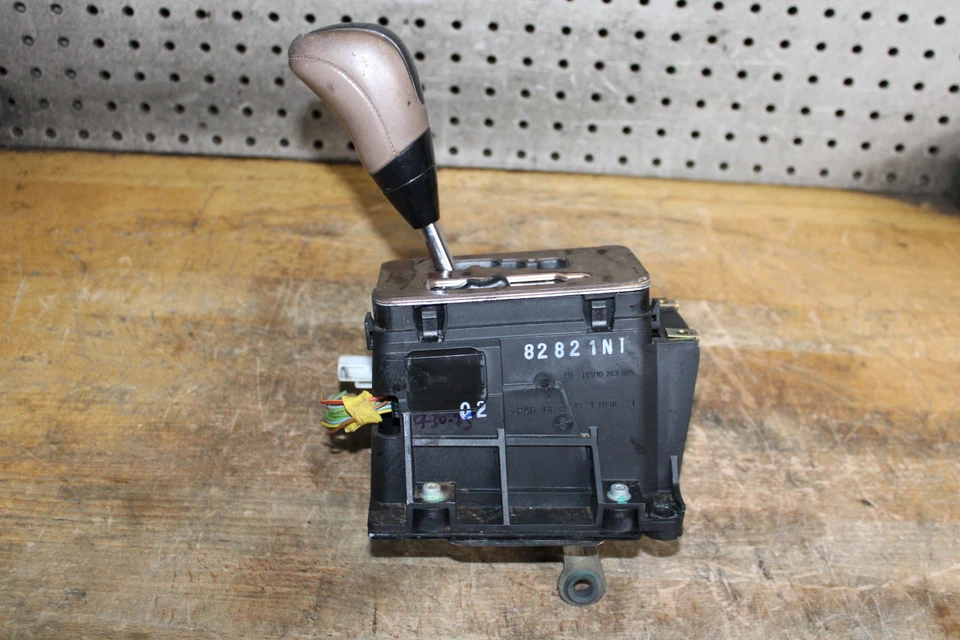 Palanca de cambios de piso Mercedes-Benz W210 E320 2001 OEM PP210 267 075 Foto 3 de 4