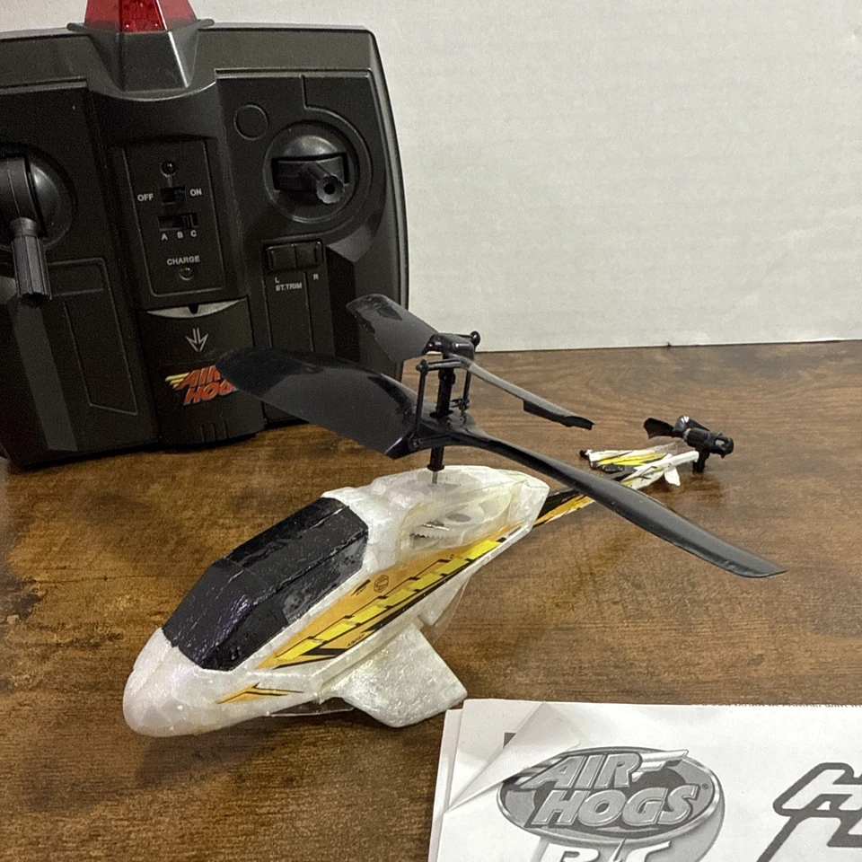 2006 Air Hogs Radio Controlled Havoc Heli Lightweight RC. - Image 2 of 4