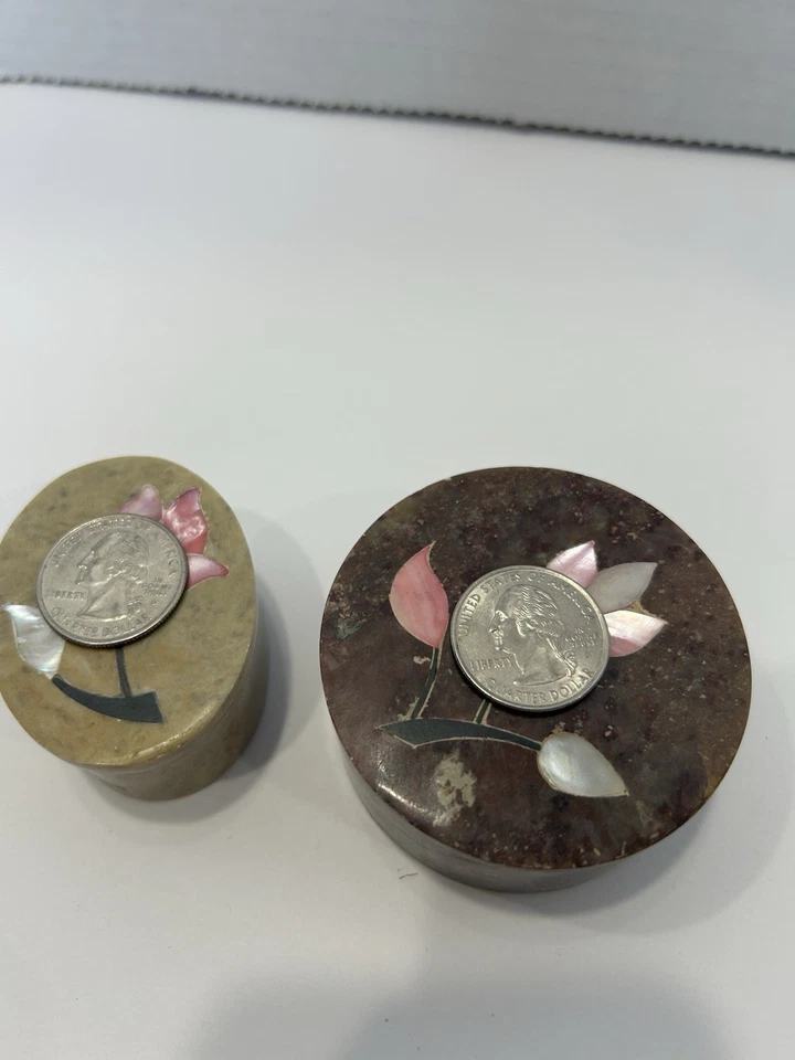 VTG Soapstone Set Of 2 Flower Inlay In Lids. 1 Round 1 Oval Shape . India - Image 4 of 4