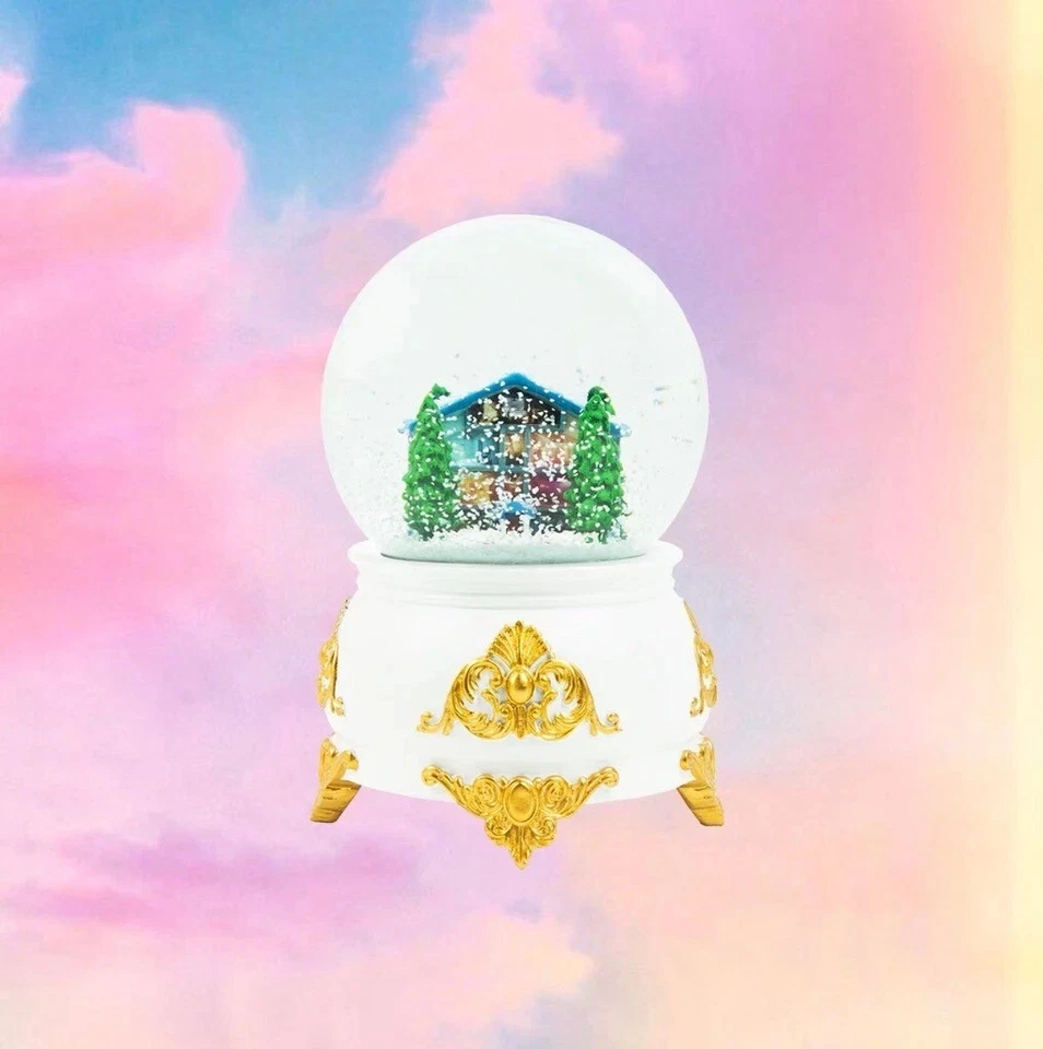 Taylor Swift Lover Snow globe brand new. In Hand Limited Edition. Sold Out