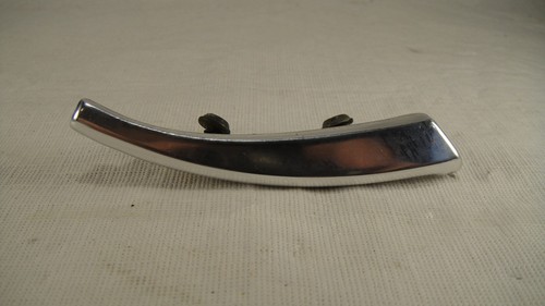 1980-1989 LINCOLN TOWN CAR RH FENDER TOP REAR TRIM MOLDING - Picture 2 of 5