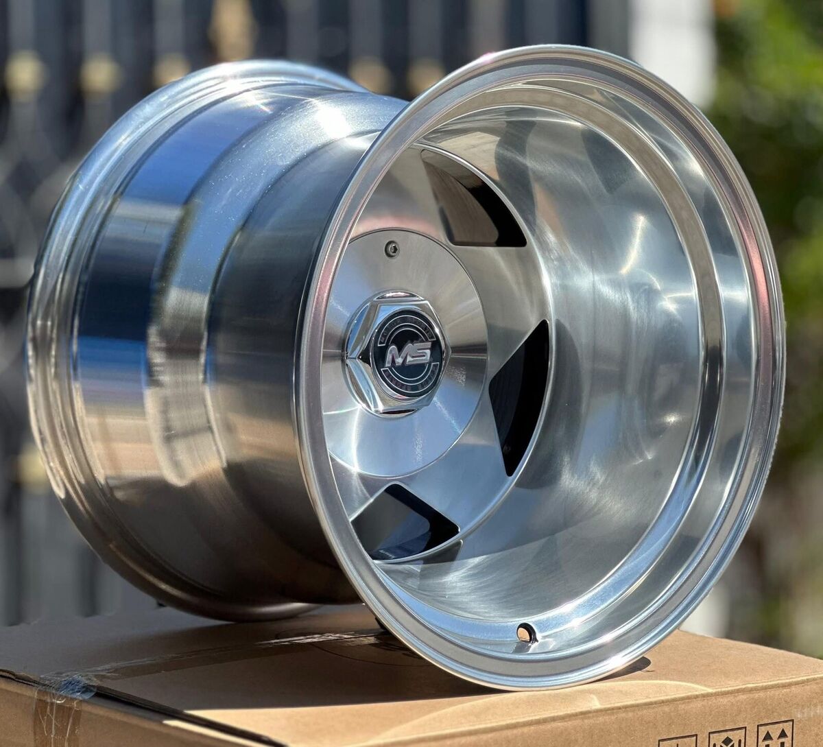 17x11 5-Star Classic Machine Finish w/ Center Cap c1500 5x127