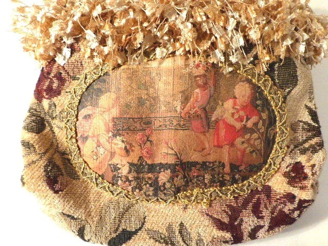 Tela de tapiz floral rosa Pulvermacher Designs, imagen antigua, bolsa con flecos  Foto 2 de 4