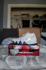 Nike Kyrie 4 NCAA Tournament Low Top White/Mu...
