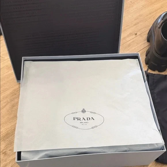 Mocasines Prada Monolito Cuero Cepillado Negros Talla 6 Nuevos Con Caja Foto 4 de 4