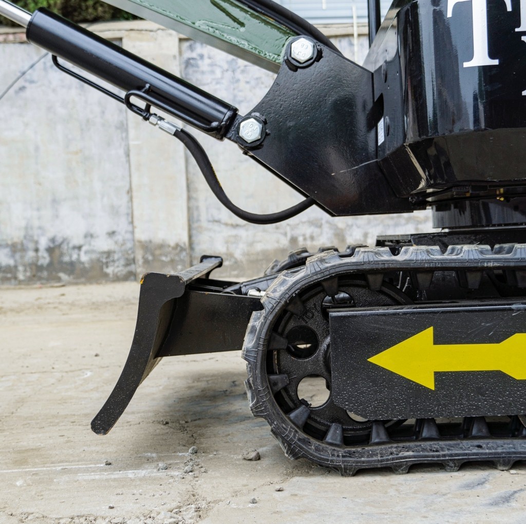 FREE SHIP Mini Excavator 1.3 Ton 22.1hp Mini Digger Crawler Gas HONDA EPA Engine