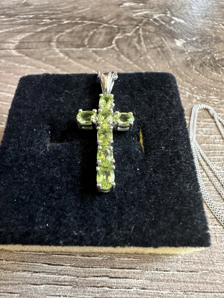 925 Sterling Silver Peridot Cross Pendant Necklace – 20” Chain STS Marked - Image 3 of 4