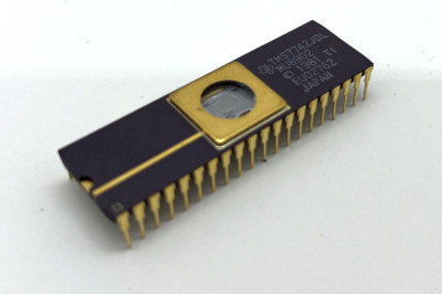 Texas Instruments First Chip VINTAGE GOLD IC CHIP TEXAS INSTRUMENTS SEMI TMS7742JDL MU8902 1981 ...