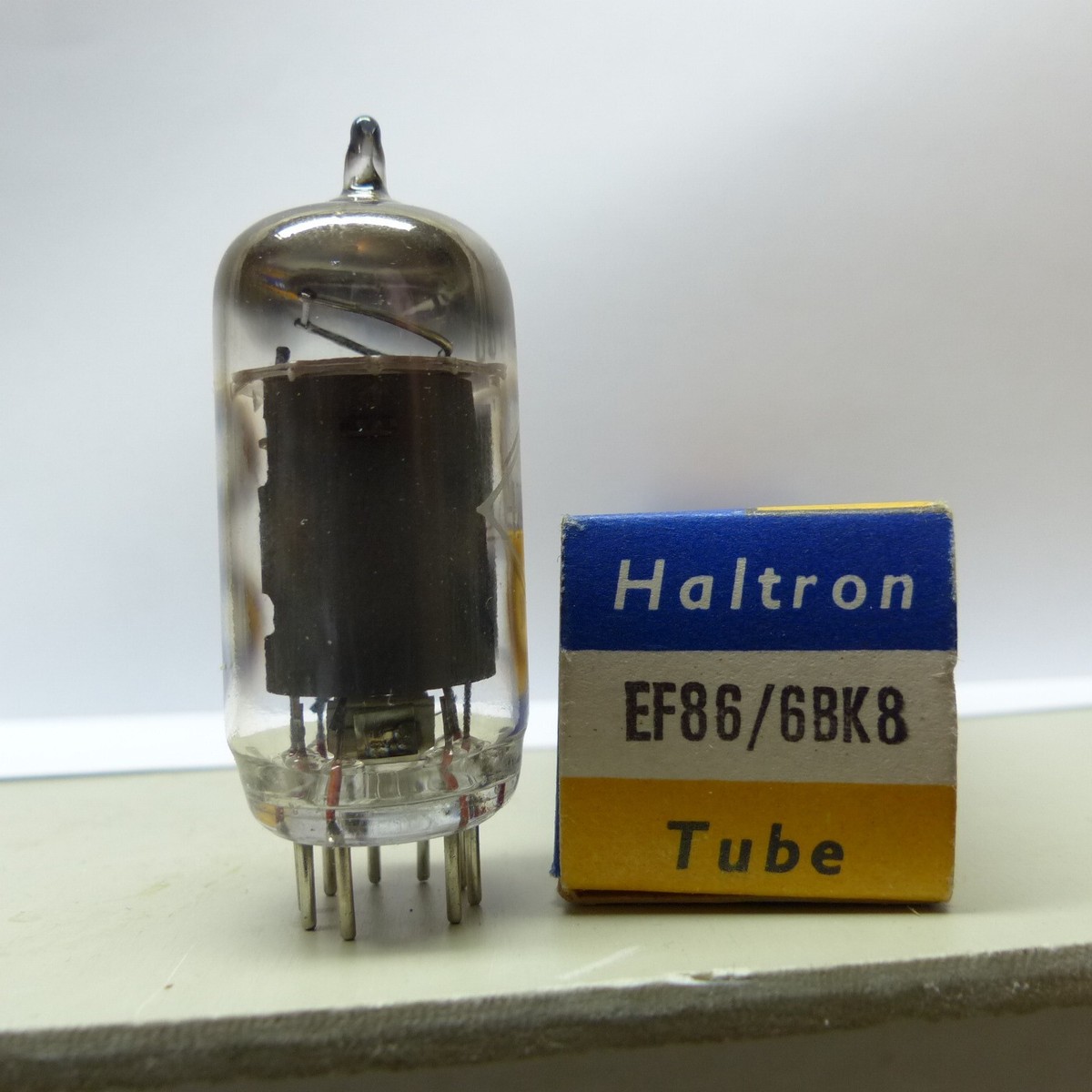 Tube électronique EF86 Valvo, Lampe Vide, Röhre, Testée, Occasion