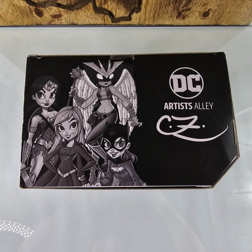 DC Artists Alley BATGIRL Scooter Black & White Chrissie Zullo Figure CHASE NEW - Picture 6 of 16