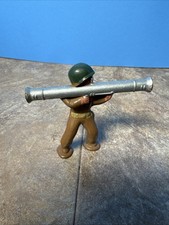 B261 Barclay Podfoot Toy Soldier with Bazooka Silver Tube Pod Foot Dimestore