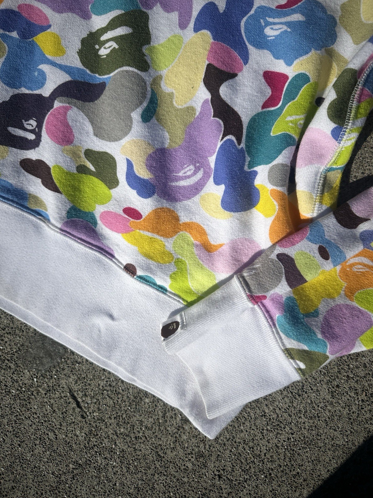 AUTHENTIC THE BATHING APE MULTICOLOR CREWNECK SWE… - image 3