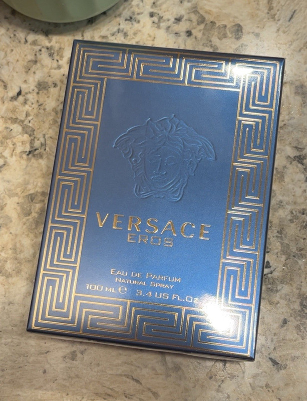 Versace Eros Eau de Parfum Natural Spray, Regular Size 3.4 US fl oz