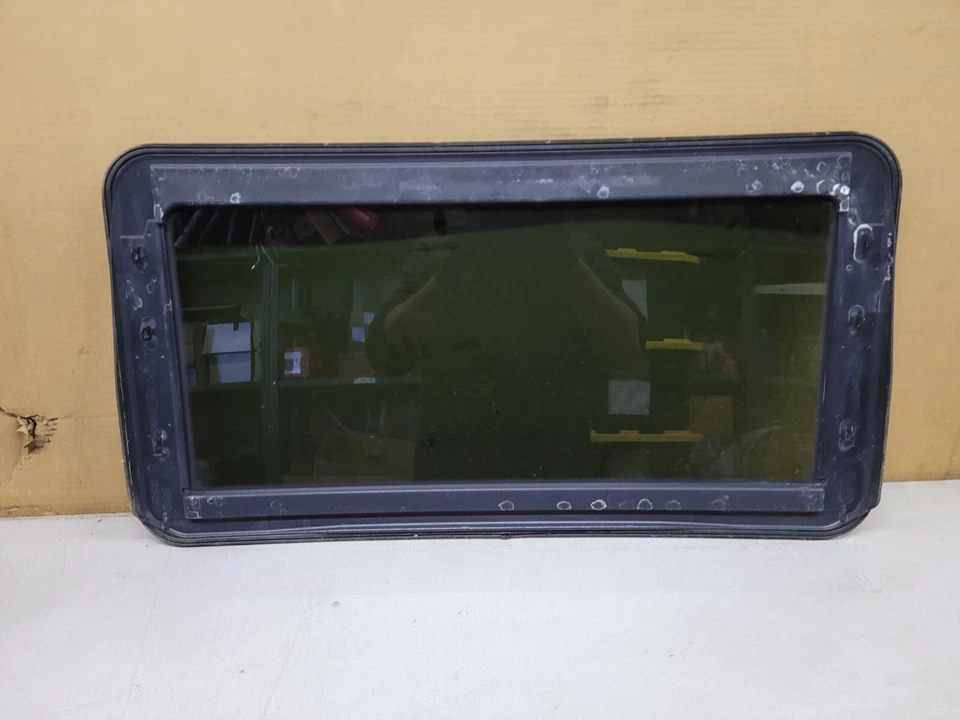 2003-2009 LAND ROVER RANGE ROVER HSE L322 Sunroof Glass Panel 898697058 OEM - Image 3 of 3