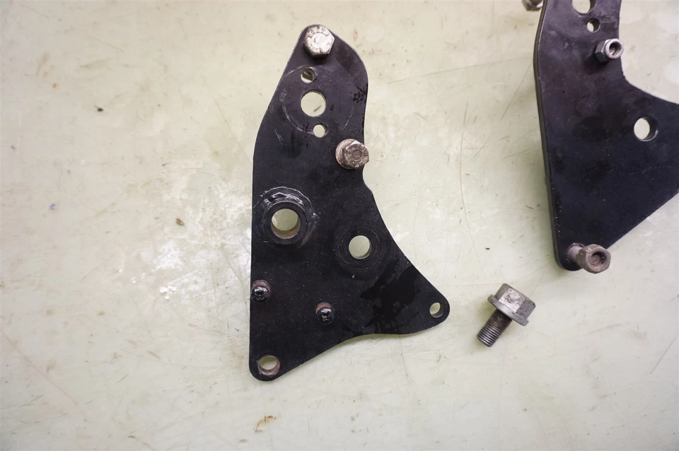 Triumph Trident T150V T150 150 E T T150R 1973 750cc triple *2629 soportes de clavija F Foto 2 de 4