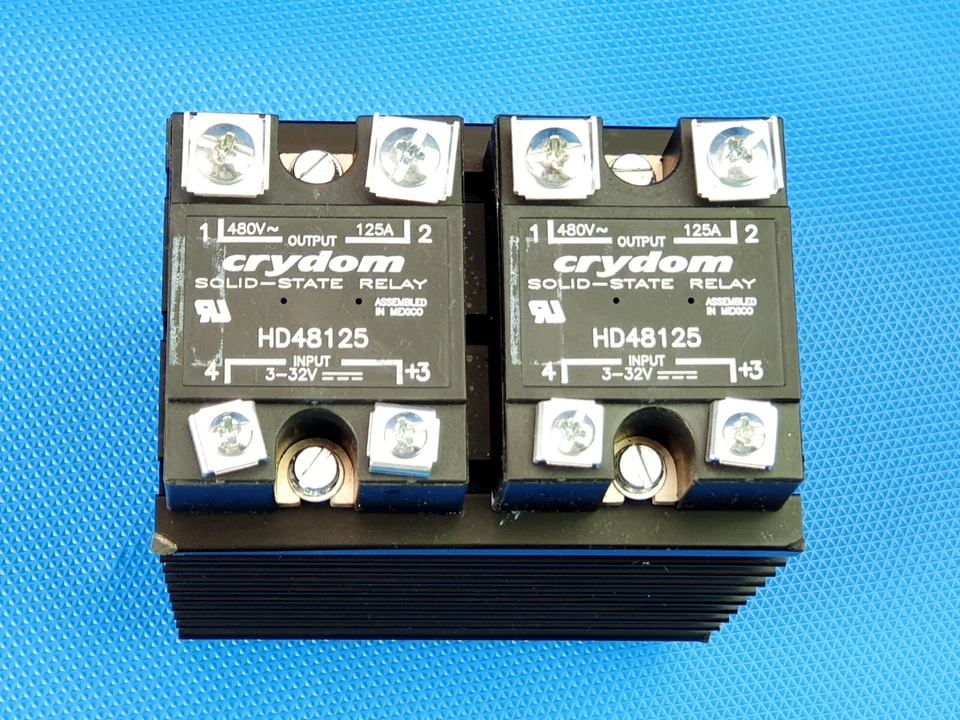 2 X Crydom HD48125 Solid State Relais 3-32V 125A mit Alukühler - Bild 3 von 3