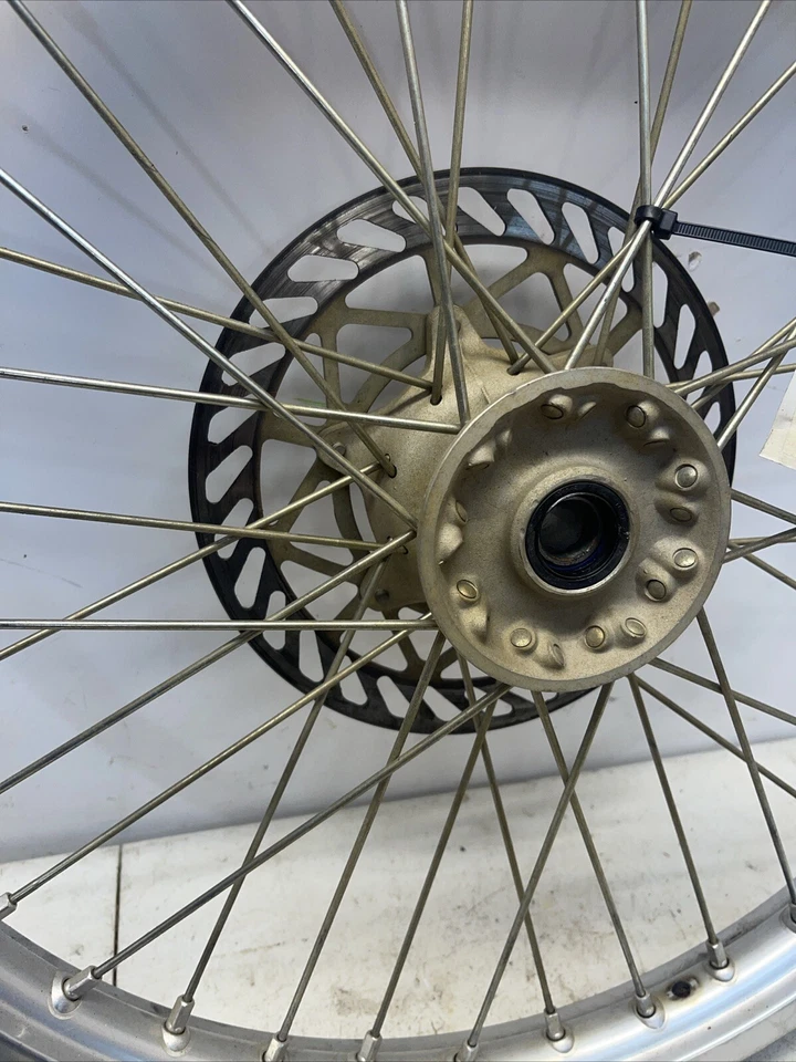 2001 铃木 RM250 原始设备制造商前轮 RIM HUB 54111-36E00 — 第 3/4 张图片