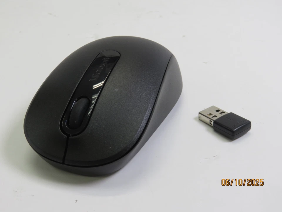 Microsoft Wireless Desktop  Keyboard and Mouse, Black - PP3-0002 - Image 4 of 4